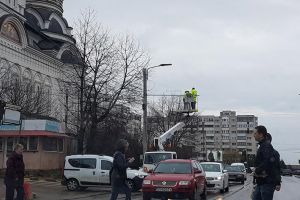 Primăria Suceava a demarat lucrările de semaforizare a 22 de treceri de pietoni, de pe ...