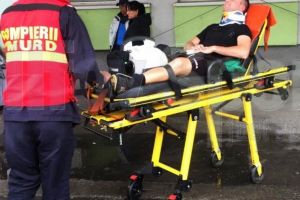 Box în loc de fotbal: Meciul de la Livada s-a jucat o repriză, după ce investitorul gazdelor a agresat arbitrul