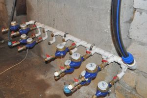 Se înlocuiesc contoarele de apă în Braşov şi Poiana Braşov