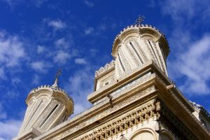 Descoperire HORROR făcută de un CĂLUGĂR lângă una din cele mai cunoscute MĂNĂSTIRI din ţară