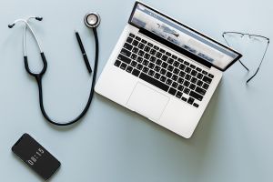 Angajaţii unui spital judeţean nu mai au voie să intre în timpul programului pe Facebook sau YouTube