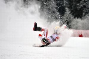 O schioare de la Corona, accidentată grav din cauza incompetenţei Federaţiei Române de Schi-Biatlon