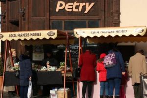 O nouă ediţie Local Farmers’ Market