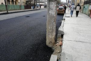 După modernizări, „Basarabiei” este singura stradă din Europa cu stâlpii pe carosabil