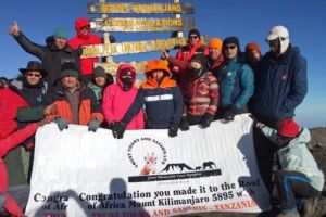 De mărţişor, 15 mureşeni au atins cel mai înalt vârf din Africa, în masivul Kilimanjaro!