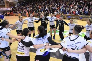 SCM RÂMNICU VÂLCEA – CSM BUCUREȘTI 29-30 // Vâlcea, 90% campioana României! » Final dramatic, cu gol în ultima secundă