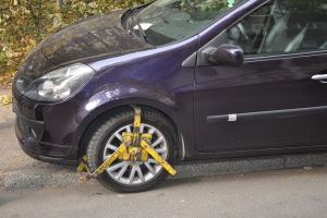 Rovinari: Roţi blocate pentru parcare ilegală