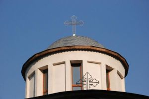 A căzut de la o înălţime de 18 m din turla bisericii din Bumbeşti-Jiu!