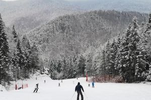 Final de sezon pe pârtia de schi Nemira din staţiunea Slănic-Moldova