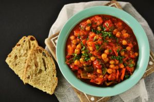 Tocăniţă de năut cu dovlecel