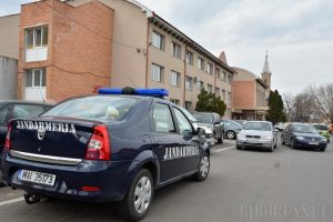 Percheziţii la Sânmartin: De ce au crezut localnicii că DNA a descins la Primăria comunei
