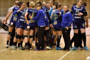 HANDBAL. CSM Bucureşti, campioana ultimelor patru sezoane, riscă să piardă titlul. „Tigroaicele” au câştigat derby-ul cu Vâlcea, dar sunt în dezavantaj
