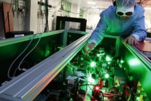 A zecea parte din întreaga putere a Soarelui pe Pământ, concentrată la Măgurele. Laserul proiectează România în Liga marilor centre mondiale de cercetare