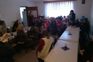 Daruri de 8 Martie pentru mamele internate la Maternitatea din Fălticeni