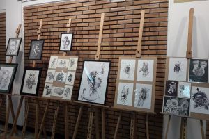 Expoziţie de grafică şi pictură realizată de studenţi suceveni