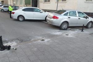 Constanta. Stalpisori montati in zona peninsulara, scosi din pamant. Politistii ii cauta pe vinovati