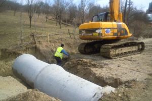 Au fost reluate lucrările pe drumul judeţean 161C Iclod – Aluniş