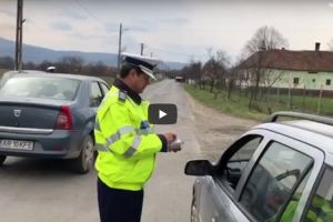 RAZIE a Poliţiei, la Sebiş! Zeci de persoane au căzut în plasa oamenilor legii (FOTO + VIDEO)