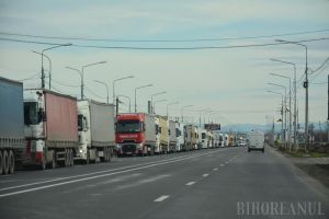 Se anunţă cozi la Borş. Traficul camioanelor va fi oprit dincolo de graniţă, de Ziua Maghiarilor