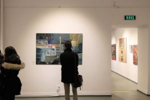 FOTOGALERIE: Introspecţiile acrilice ale pictorului Petre Căpriţă