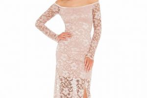 Dantela, un detaliu sexy şi în vogă