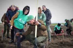 DEBUTUL LUNII PLANTĂRII ARBORILOR, MARCAT DE ROMSILVA PRINTR-O ACȚIUNE DE ÎNFIINȚARE DE PERDELE FORESTIERE PE AUTOSTRADA A2