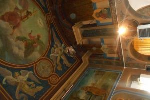 Patronul, care a căzut de la 18 metri înălţime, din turla  unei biserici din Bumbeşti-Jiu, transferat la Bucureşti