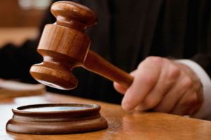 Condamnat după ce a furat de la liceu