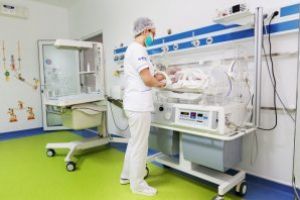 Spitalul Judeţean a ridicat interdicţia de vizitare a secţiei de Neonatologie