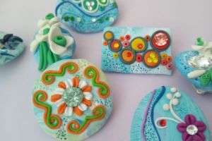 Incursiune în bijuteriile Fimo, la Muzeul Etnografic „Atnon Badea”