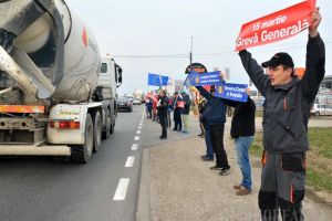 Protestul #şieu în Oradea: O firmă şi-a oprit complet activitatea, pentru întreaga zi! (FOTO / VIDEO)