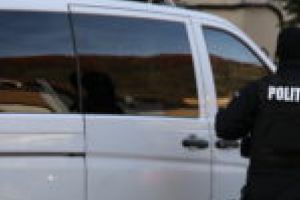 Percheziţii la traficanţi de tutun! Descinderi în aproape 100 de locaţii!