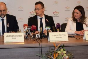 Întâlnire la nivel înalt pe tema învăţământului medical superior în limba maghiară de la Târgu-Mureş