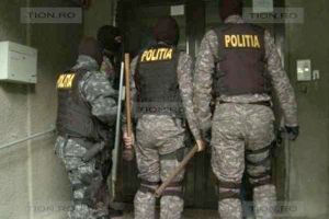 Percheziţii ample în 22 de judeţe, la persoane bănuite de comerţ ilegal cu tutun