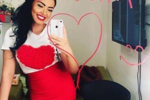 Andreea Mantea, din nou însărcinată? Imaginea cu care dă de bănuit. Îndrăgita prezentatoare TV radiază de fericire. „O femeie frumoasa şi o mămică minunată! Felicitări!”