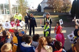 Fii poliţist pentru o zi!