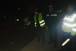 Filtru INEDIT al poliţiştilor rutieri, la Câmpeni: Șoferii au primit câte o cafea şi sfaturi despre cum să evite oboseala la volan