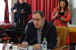 S-a trezit opoziţia din CJ Bihor: Consilierii liberali cer convocarea unei şedinţe extraordinare rezervată exclusiv situaţiei Aeroportului
