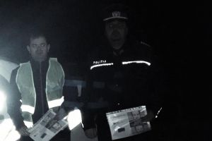 FOTO: Campanie de stopare a somnolenţei la volan, derulată de un medic specialist pneumolog şi Poliţia Câmpeni