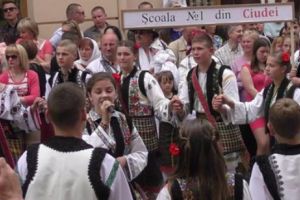 Cinematografia românească difizează, începând de azi, producţii artistice în satele şi oraşele din Regiunea Cernăuţi, în caravana intitulată “Români pentru români”