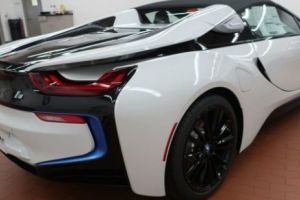 Isteria anului în România! Un BMW i8 gratis pe internet. Care este singura condiţie de îndeplinit