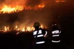 Emoţionant. O mamă din Vaslui s-a aruncat în flăcări pentru a-şi salva bebeluşul. În ce stare sunt cei doi? 