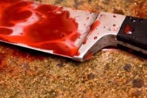 O femeie din Alba şi-a înjunghiat soţul în inimă, sub privirile îngrozite ale copiilor