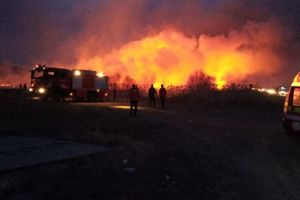 Încă un incendiu de vegetaţie între Măieruş şi Apaţa
