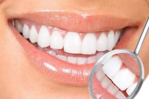 Ce mâncăm pentru a ne menţine dinţii sănătoşi