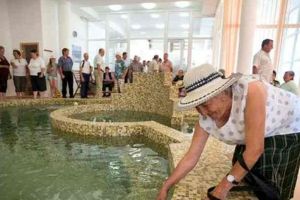 Aproape 60.000 de bilete la tratament balnear pentru pensionari şi asiguraţi în 2019. Acte necesare pentru obţinerea unui bilet