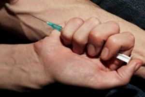 Cutremur total în showbiz! Drogurile l-au distrus. Celebrul cântăreţ, internat la o clinică din Bucureşti