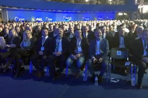 LIVE VIDEO/ FOTO: Peste 100 de liberali din Alba prezenţi la Summit-ul liderilor locali şi regionali ai PPE de la Bucureşti