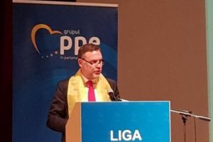 Dragnea făcut praf de un lider din Partidului Popular European: ”Guvernul PSD unul de incompetenţi”