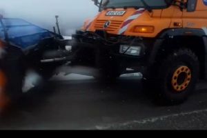 VIDEO: Ninge la Rânca! Drumarii intervin!